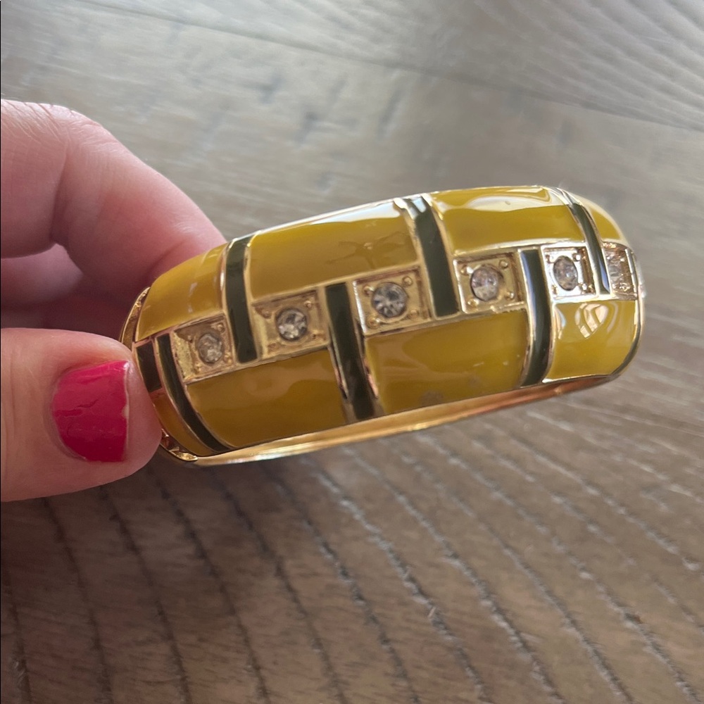 Vintage Heavy Yellow Enamel and Crystal Wide Hinge Bangle Bracelet‎